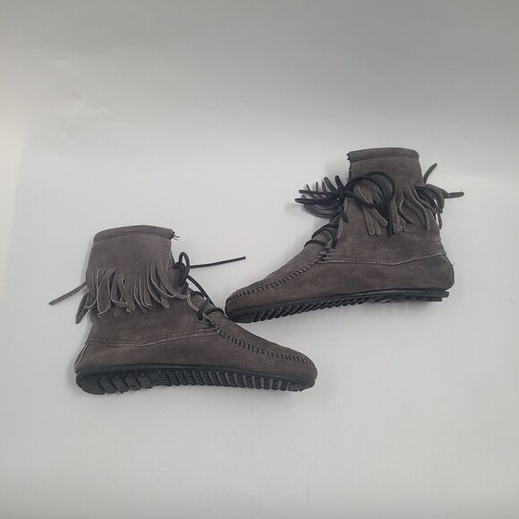 Minnetonka Front Lace Grey Suede Moccasin Ankle High Boot Women's Size 8 - Picture 2 of 5